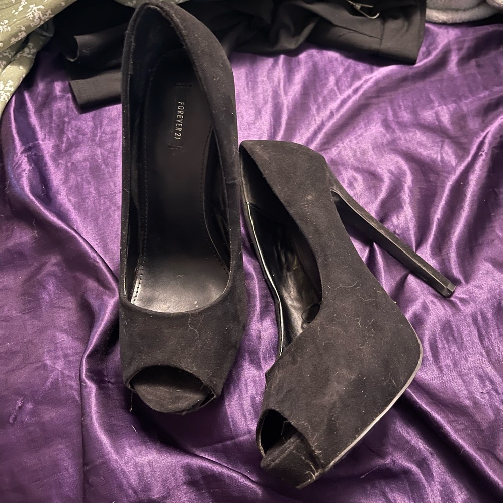 Black peep toe heels